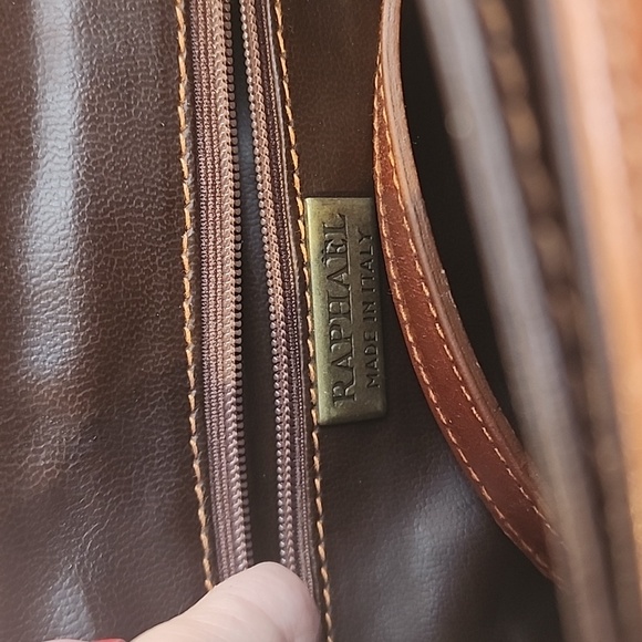 Vintage Raphaël leather bag - Picture 4 of 6